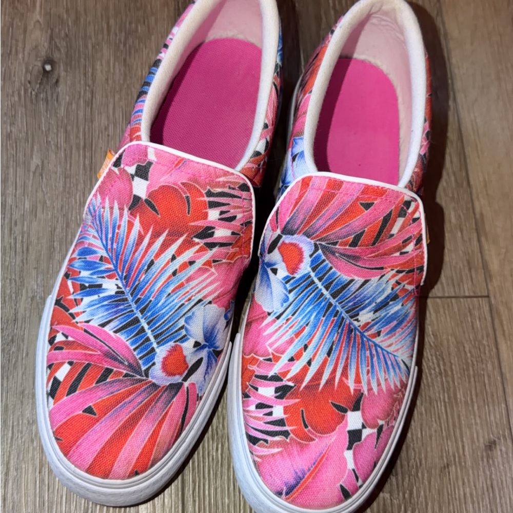 Nike court royale slip on